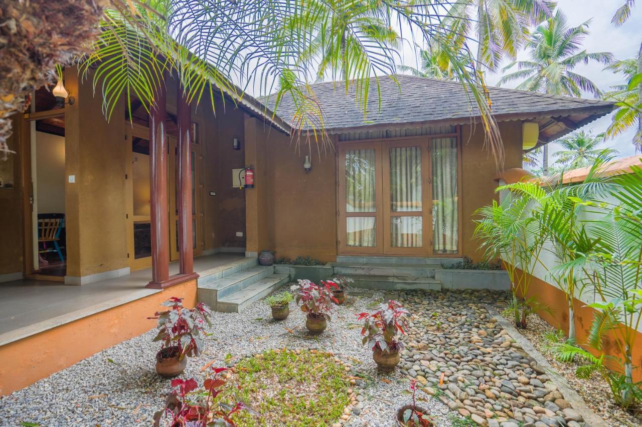 Fragrant Nature Backwater Resort & Ayurveda Spa Колам Екстериор снимка