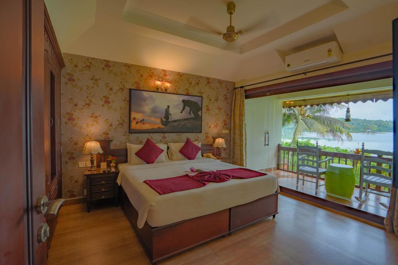 Fragrant Nature Backwater Resort & Ayurveda Spa Колам Екстериор снимка