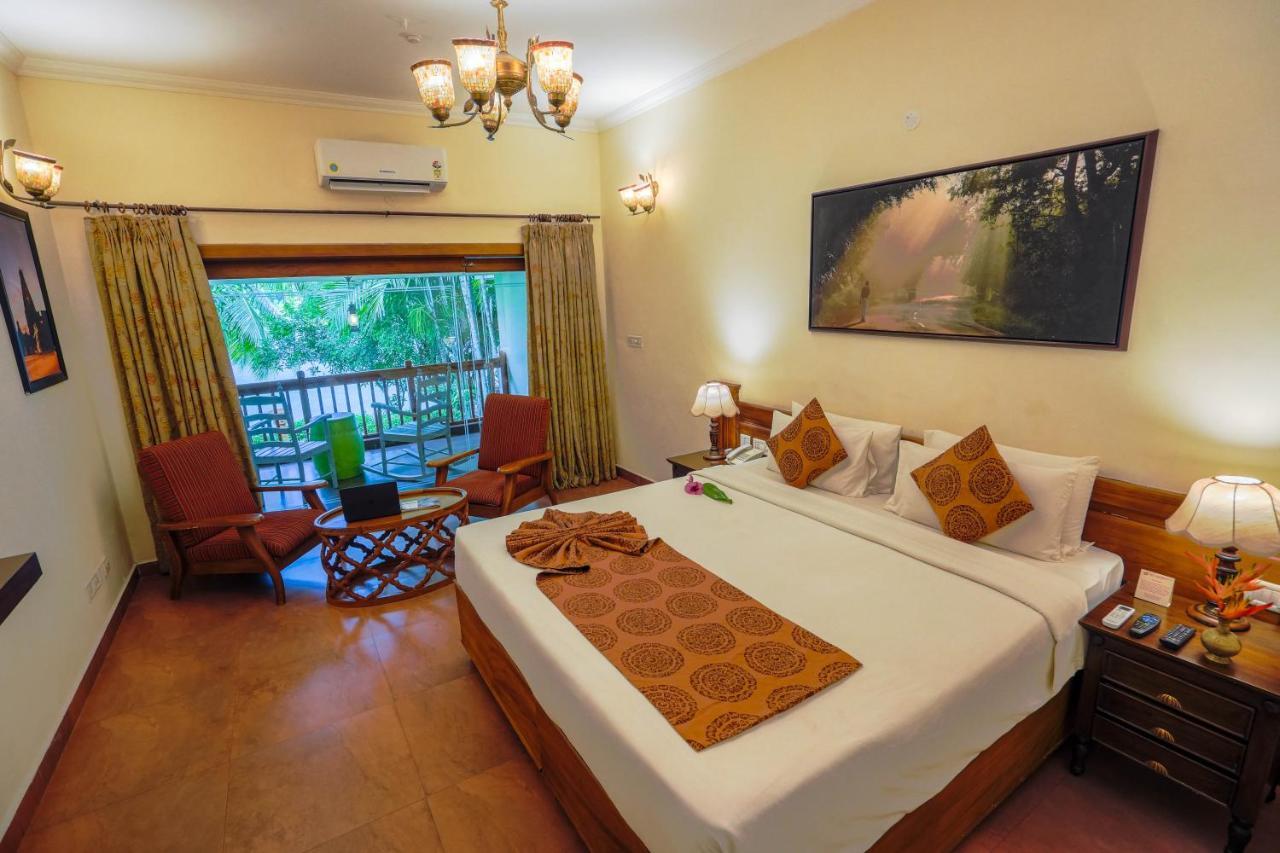 Fragrant Nature Backwater Resort & Ayurveda Spa Колам Екстериор снимка