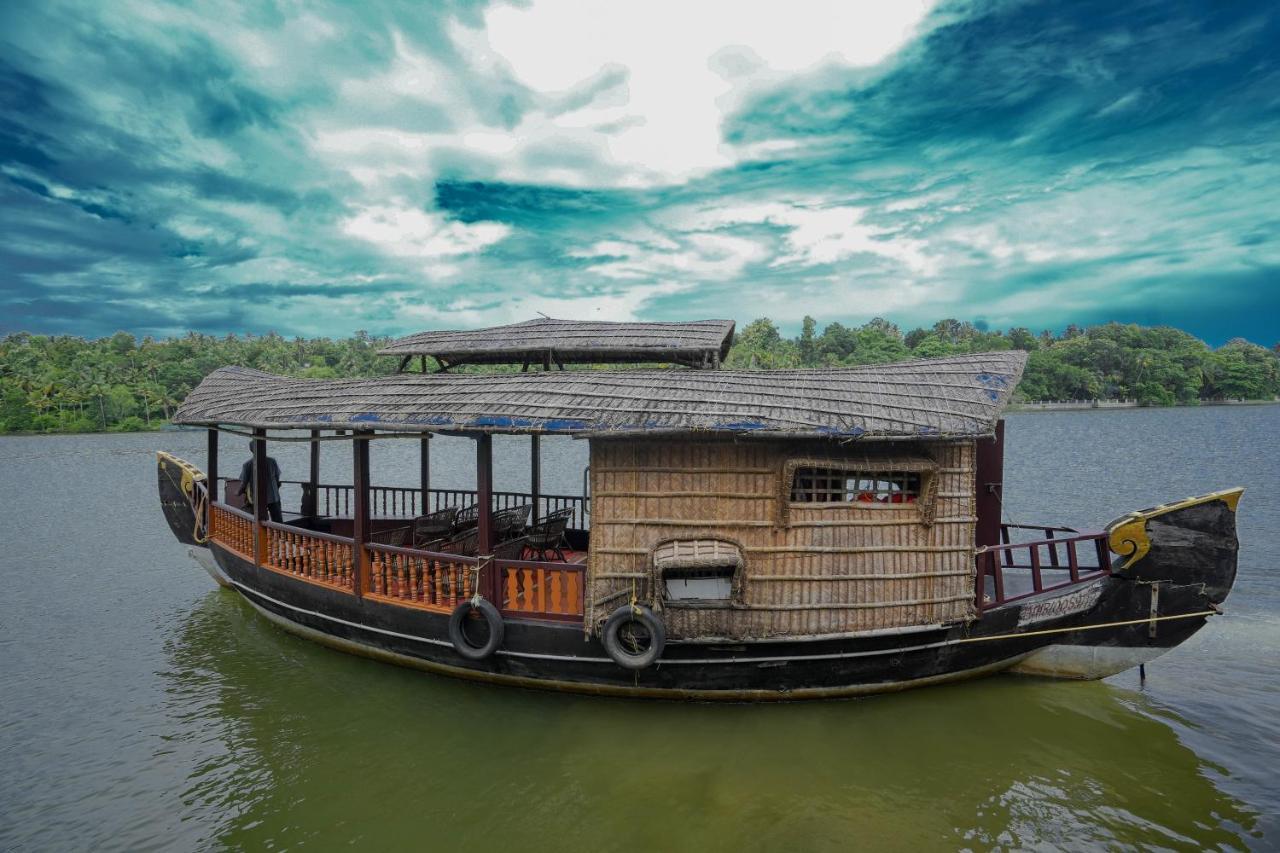 Fragrant Nature Backwater Resort & Ayurveda Spa Колам Екстериор снимка