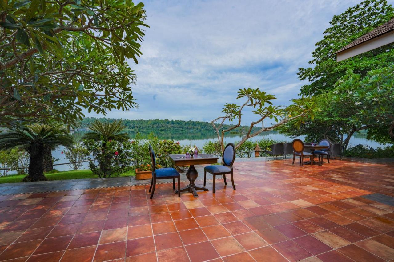 Fragrant Nature Backwater Resort & Ayurveda Spa Колам Екстериор снимка