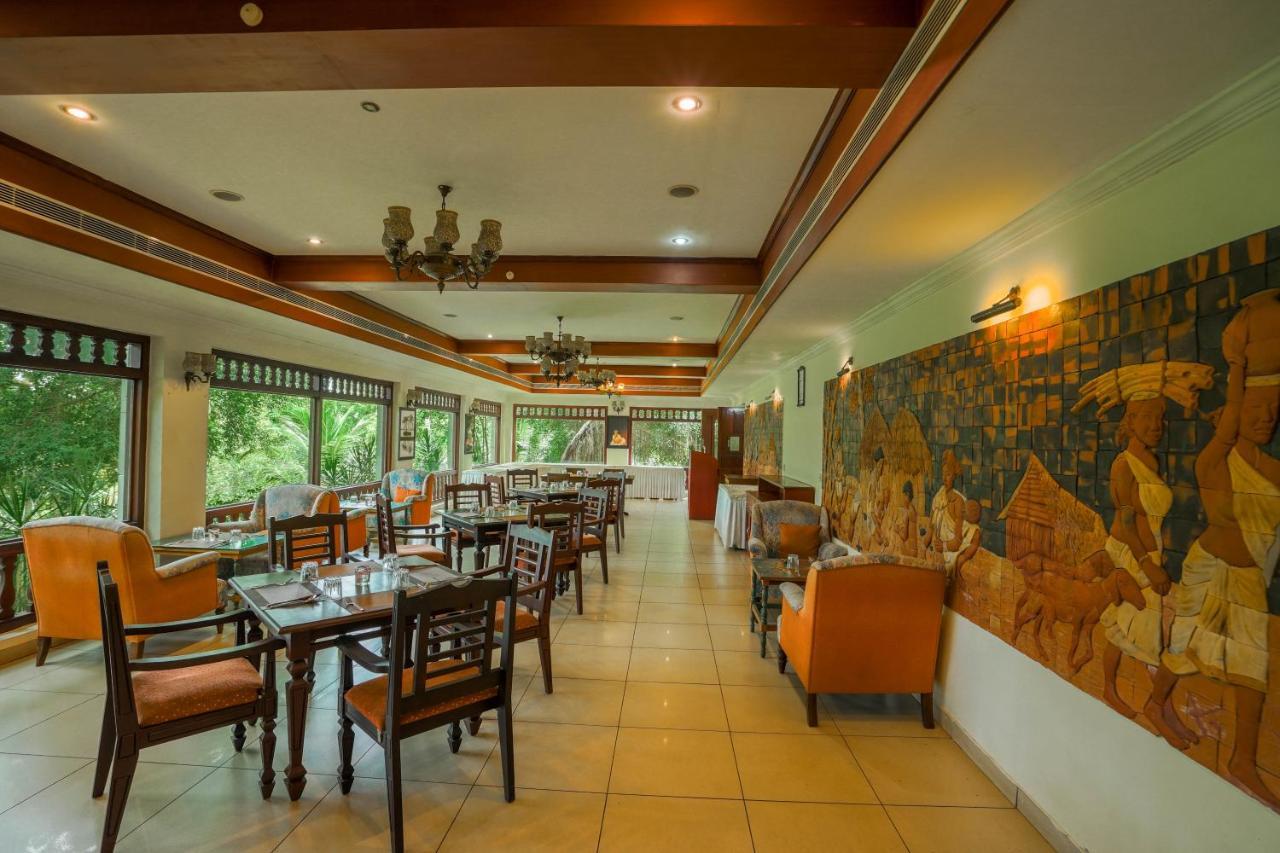 Fragrant Nature Backwater Resort & Ayurveda Spa Колам Екстериор снимка