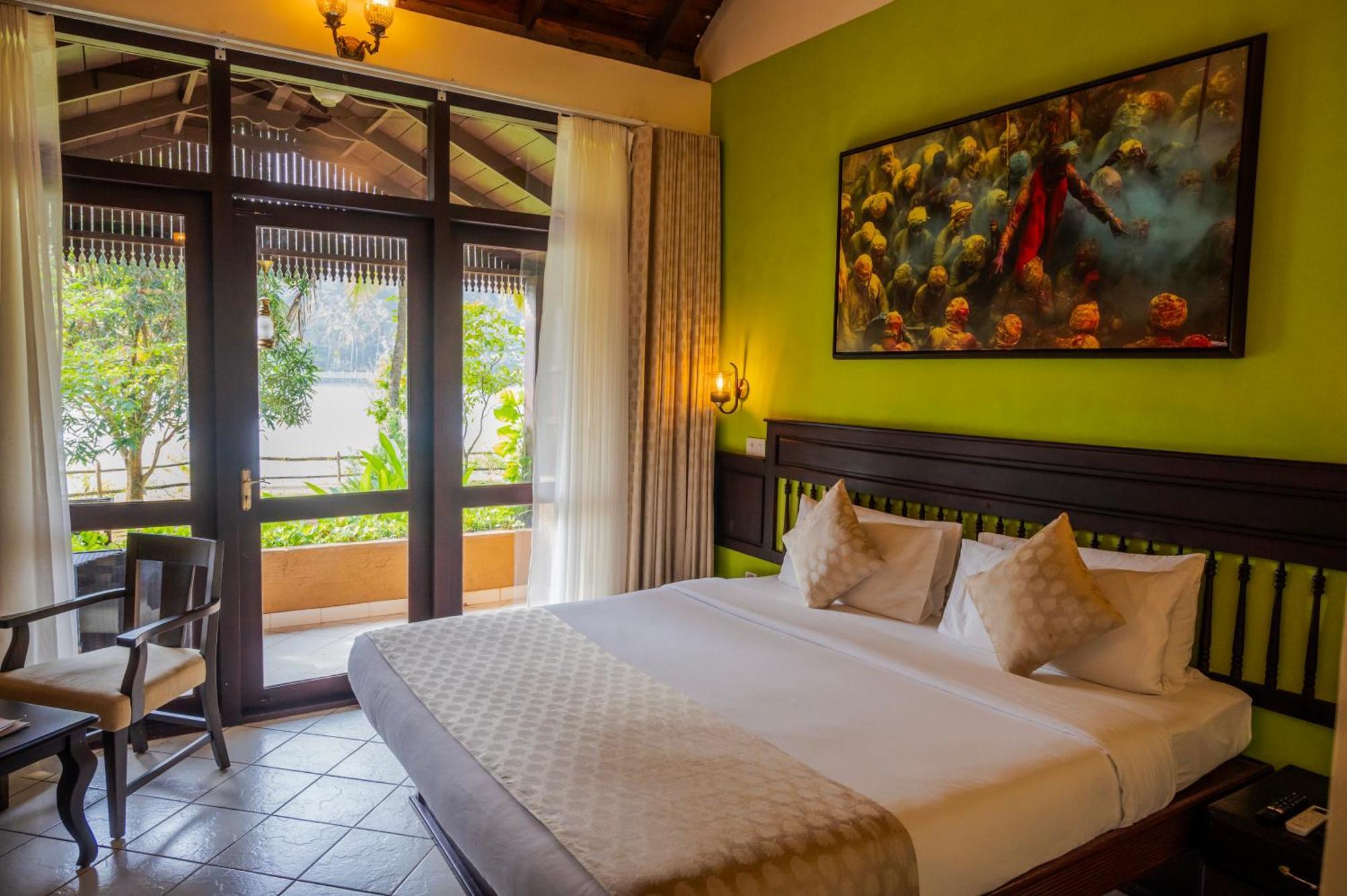 Fragrant Nature Backwater Resort & Ayurveda Spa Колам Екстериор снимка
