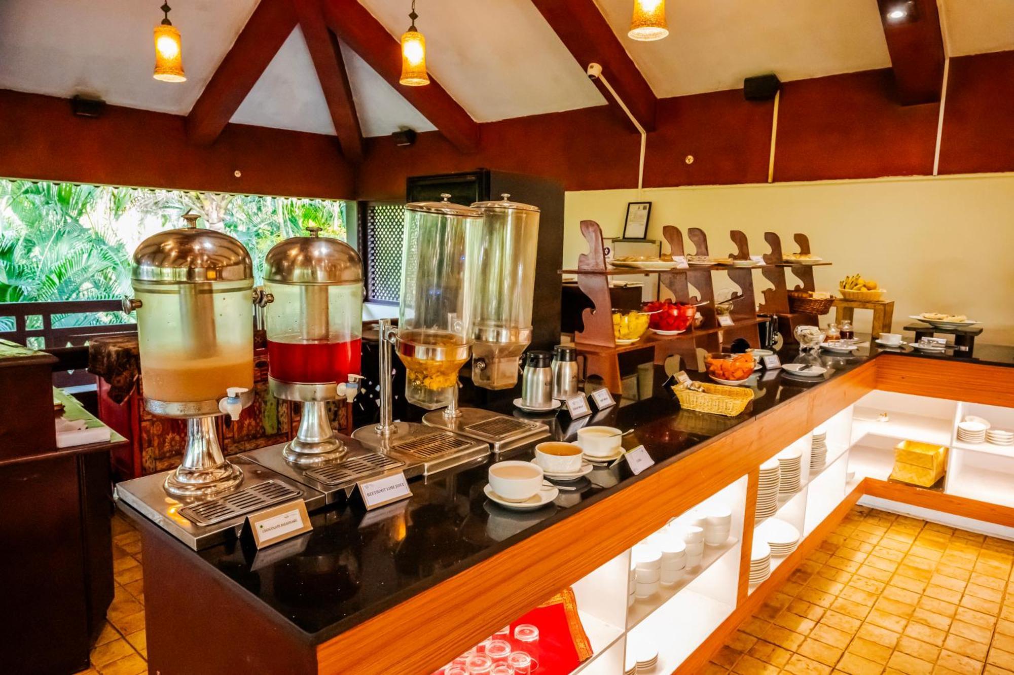 Fragrant Nature Backwater Resort & Ayurveda Spa Колам Екстериор снимка