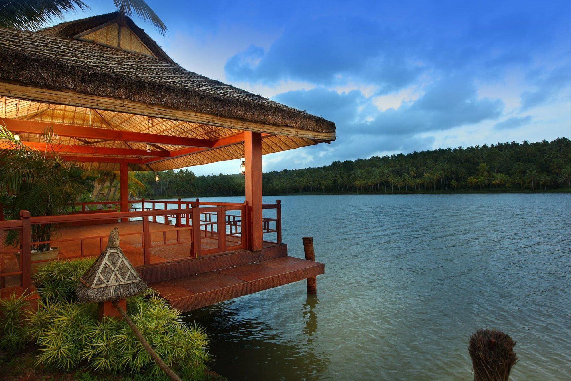 Fragrant Nature Backwater Resort & Ayurveda Spa Колам Екстериор снимка