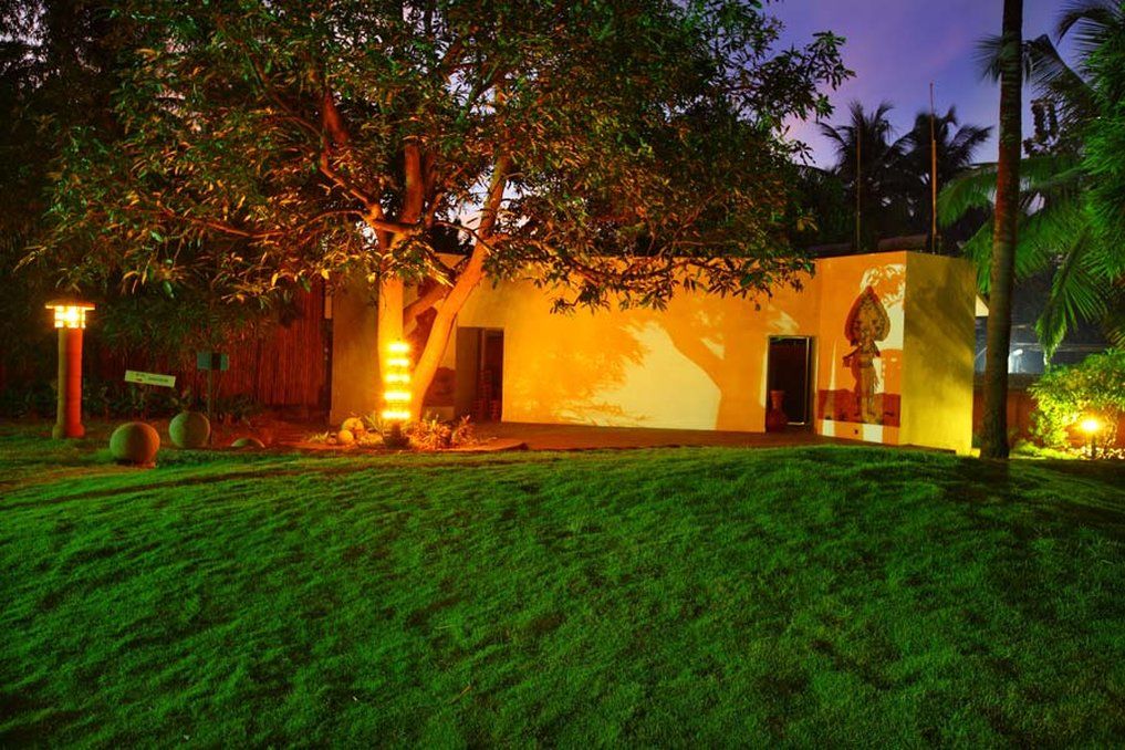 Fragrant Nature Backwater Resort & Ayurveda Spa Колам Екстериор снимка